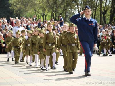 Парад "дошкольных войск" воспитанников детских садов в Пятигорске. Фото с официального сайта города Пятигорск